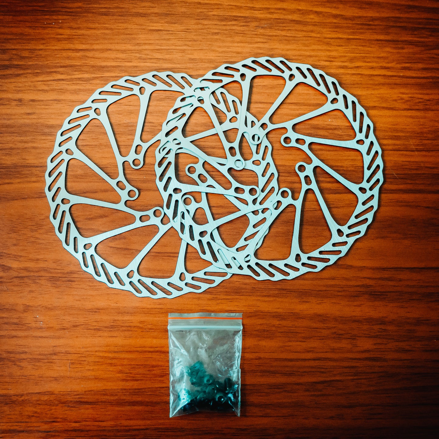 Set de Frenos Shimano MT200 + Discos