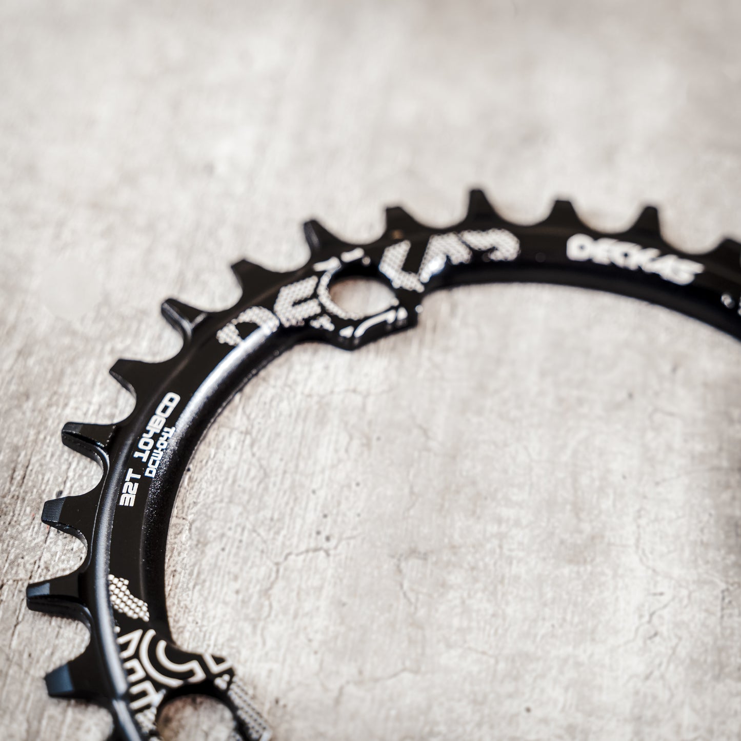 Corona Deckas 104BCD - 32T/34T/36T