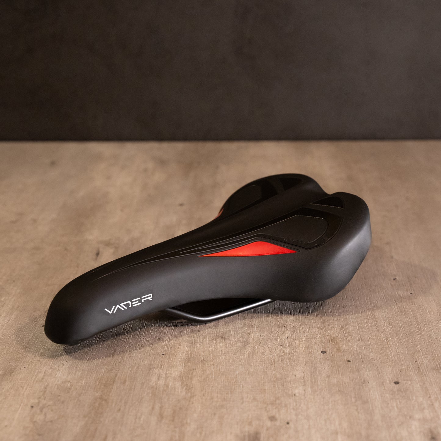 Sillín Vader Negro / Rojo