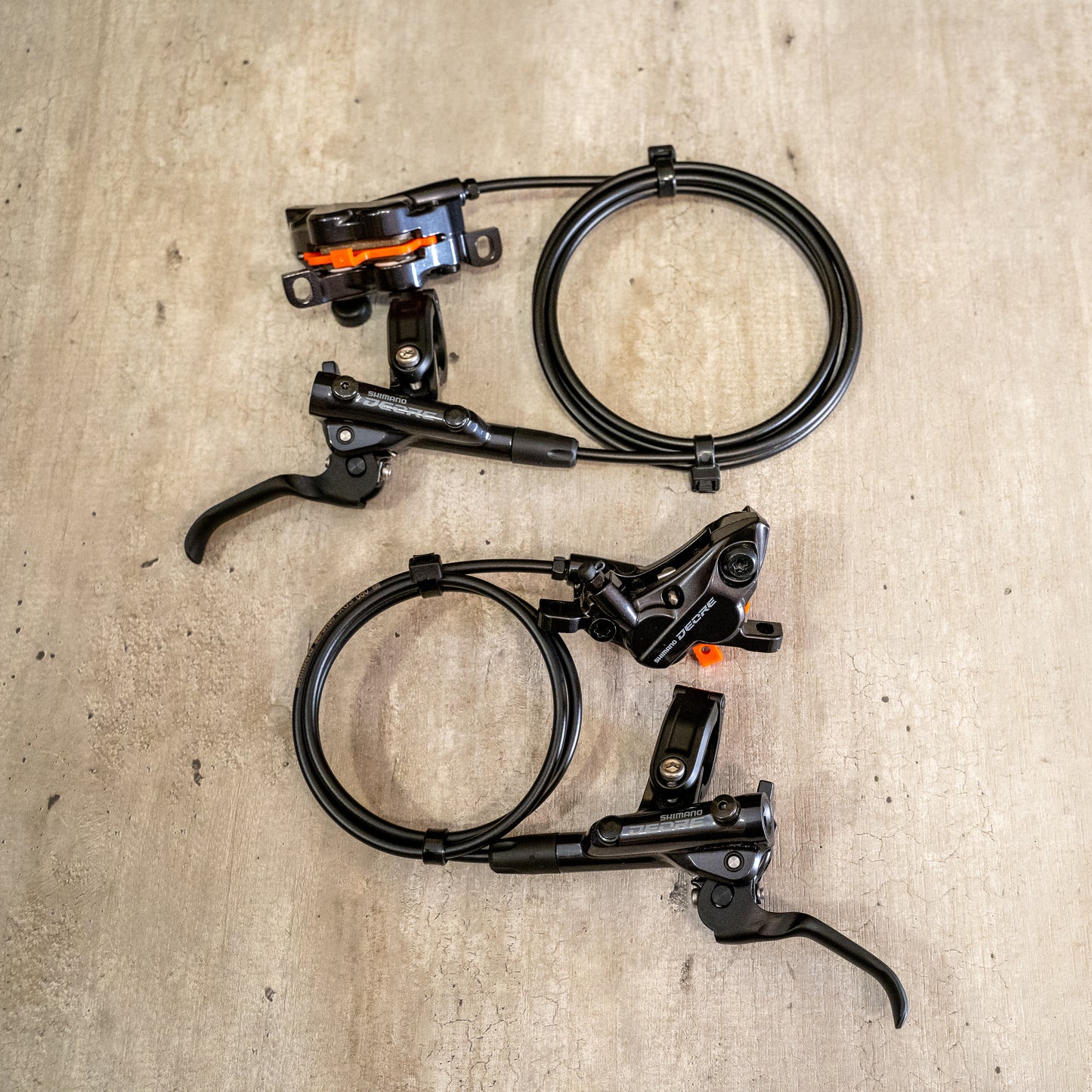 Set de Frenos Shimano Deore 4 Pistones M6120
